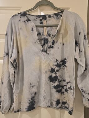 Raquel Allegra Tie-Dye V-Neck Long Sleeve Top - Black Yellow & Cream